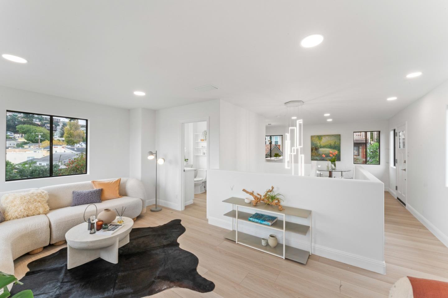 Detail Gallery Image 8 of 30 For 339 Monterey St, Brisbane,  CA 94005 - 2 Beds | 2/1 Baths