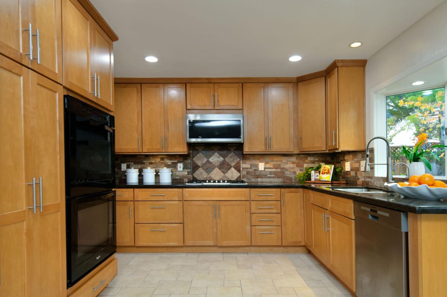 Detail Gallery Image 12 of 43 For 6228 via De Adrianna, San Jose,  CA 95120 - 3 Beds | 2 Baths