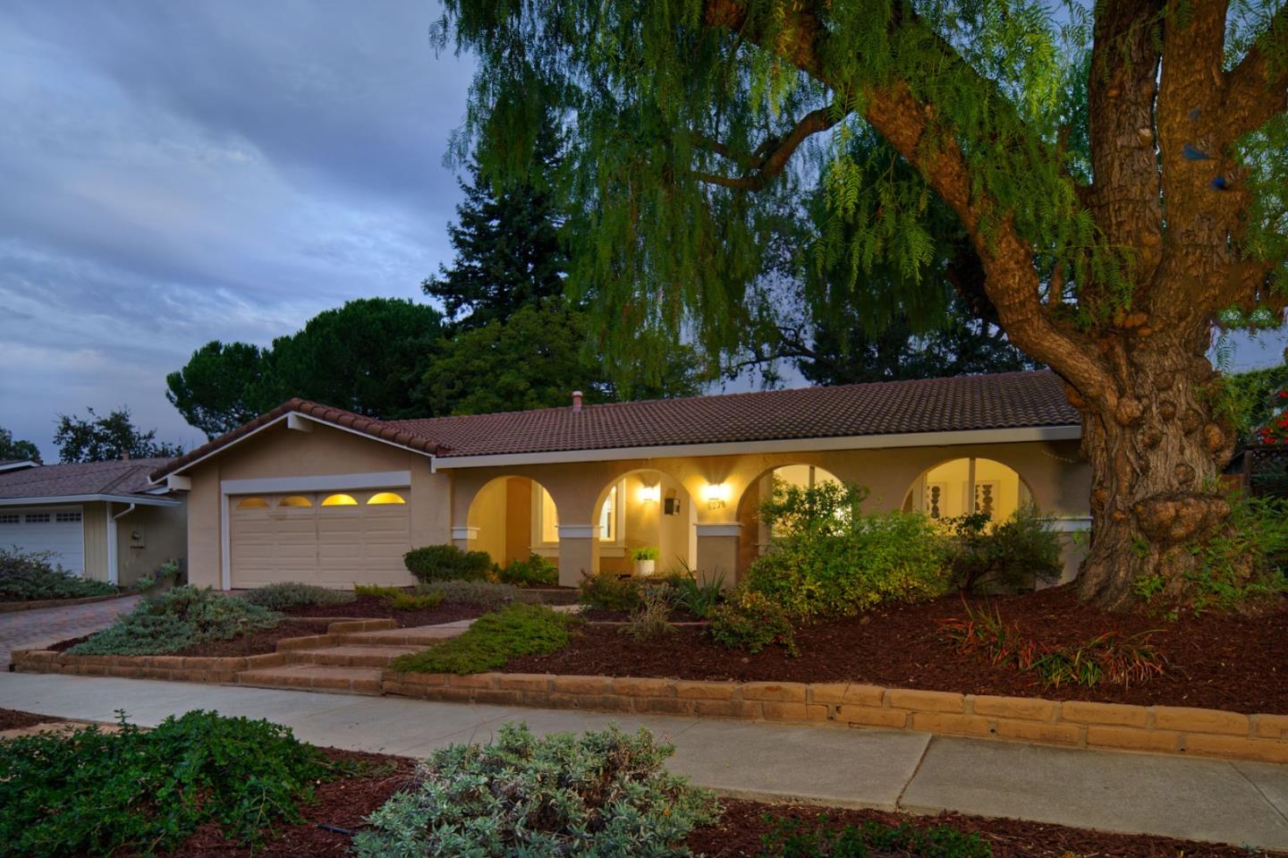 Detail Gallery Image 3 of 43 For 6228 via De Adrianna, San Jose,  CA 95120 - 3 Beds | 2 Baths