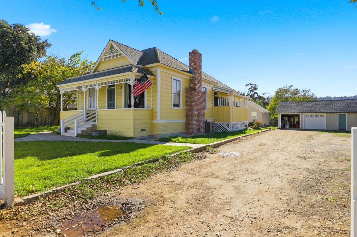 Detail Gallery Image 2 of 20 For 6750 F St, Tres Pinos,  CA 95075 - 3 Beds | 2 Baths
