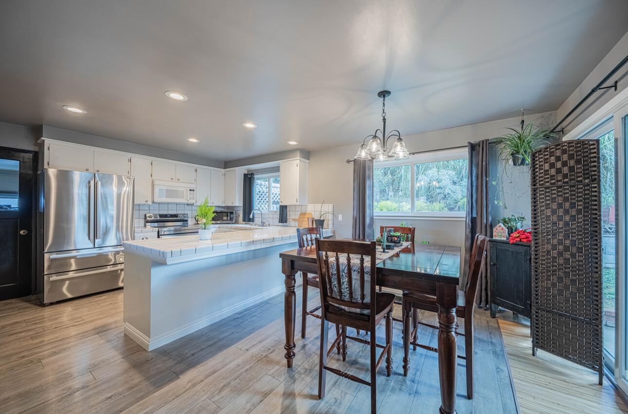 Detail Gallery Image 21 of 54 For 7561 Chester Dr, Salinas,  CA 93907 - 3 Beds | 2 Baths