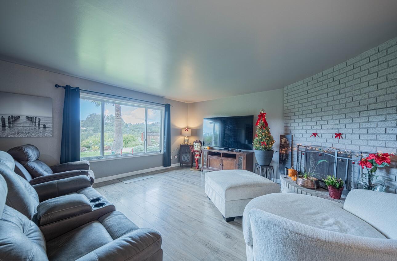 Detail Gallery Image 3 of 54 For 7561 Chester Dr, Salinas,  CA 93907 - 3 Beds | 2 Baths