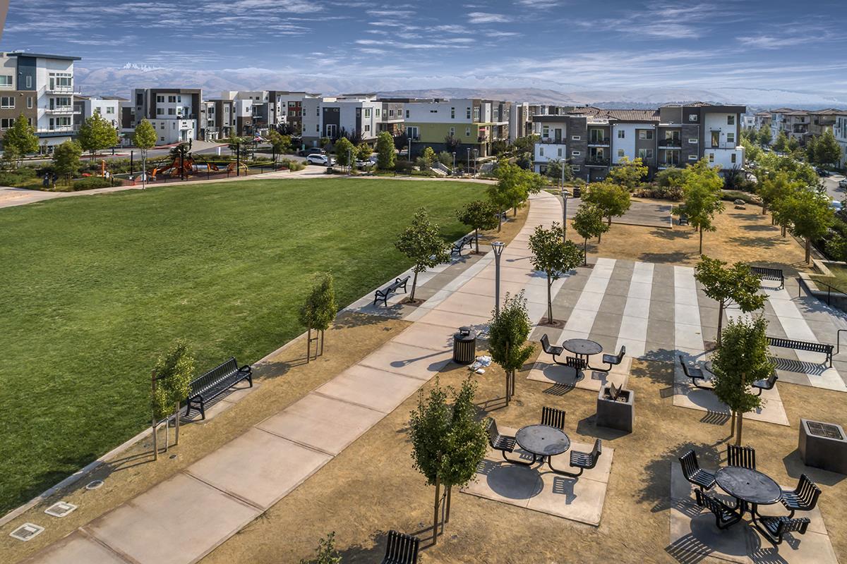 Detail Gallery Image 9 of 10 For 727 Altino Blvd, San Jose,  CA 95136 - 4 Beds | 3/1 Baths