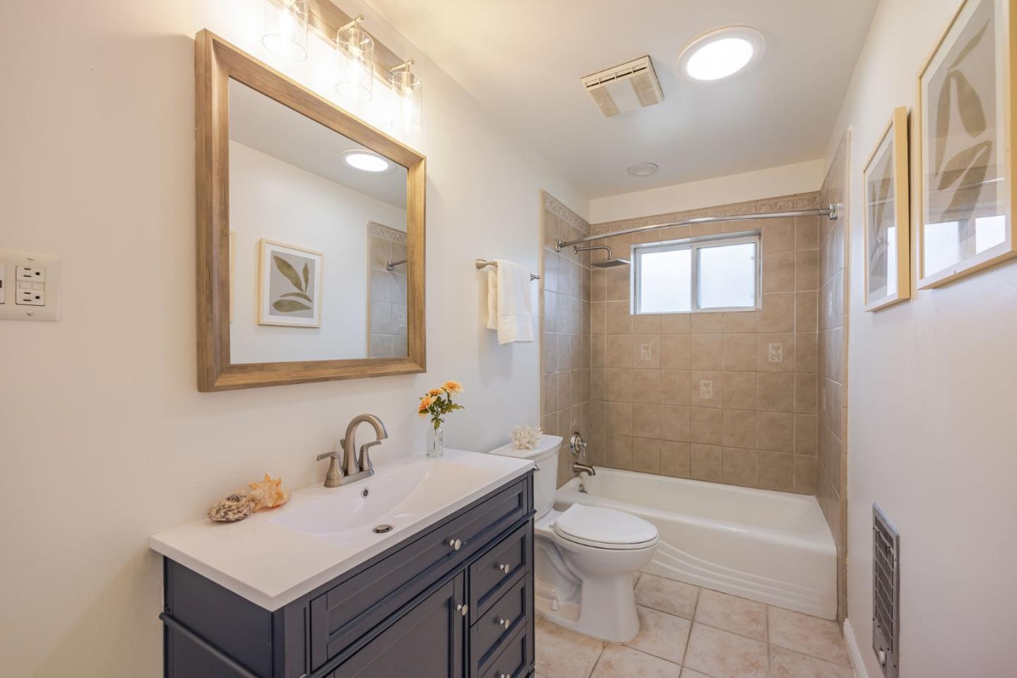 Detail Gallery Image 15 of 45 For 655 George St, Montara,  CA 94037 - 2 Beds | 1 Baths