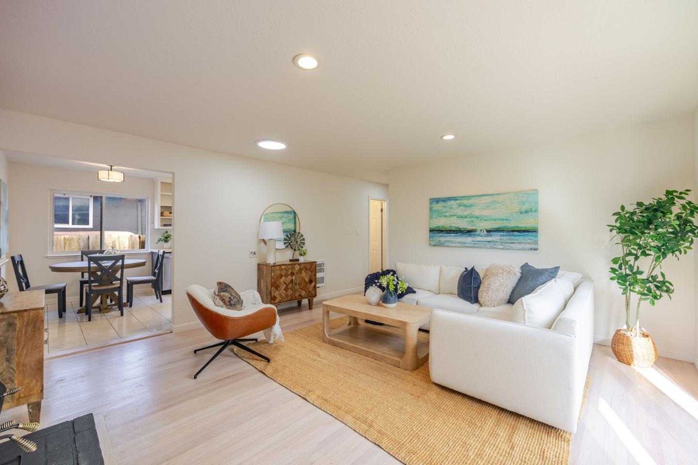 Detail Gallery Image 3 of 45 For 655 George St, Montara,  CA 94037 - 2 Beds | 1 Baths