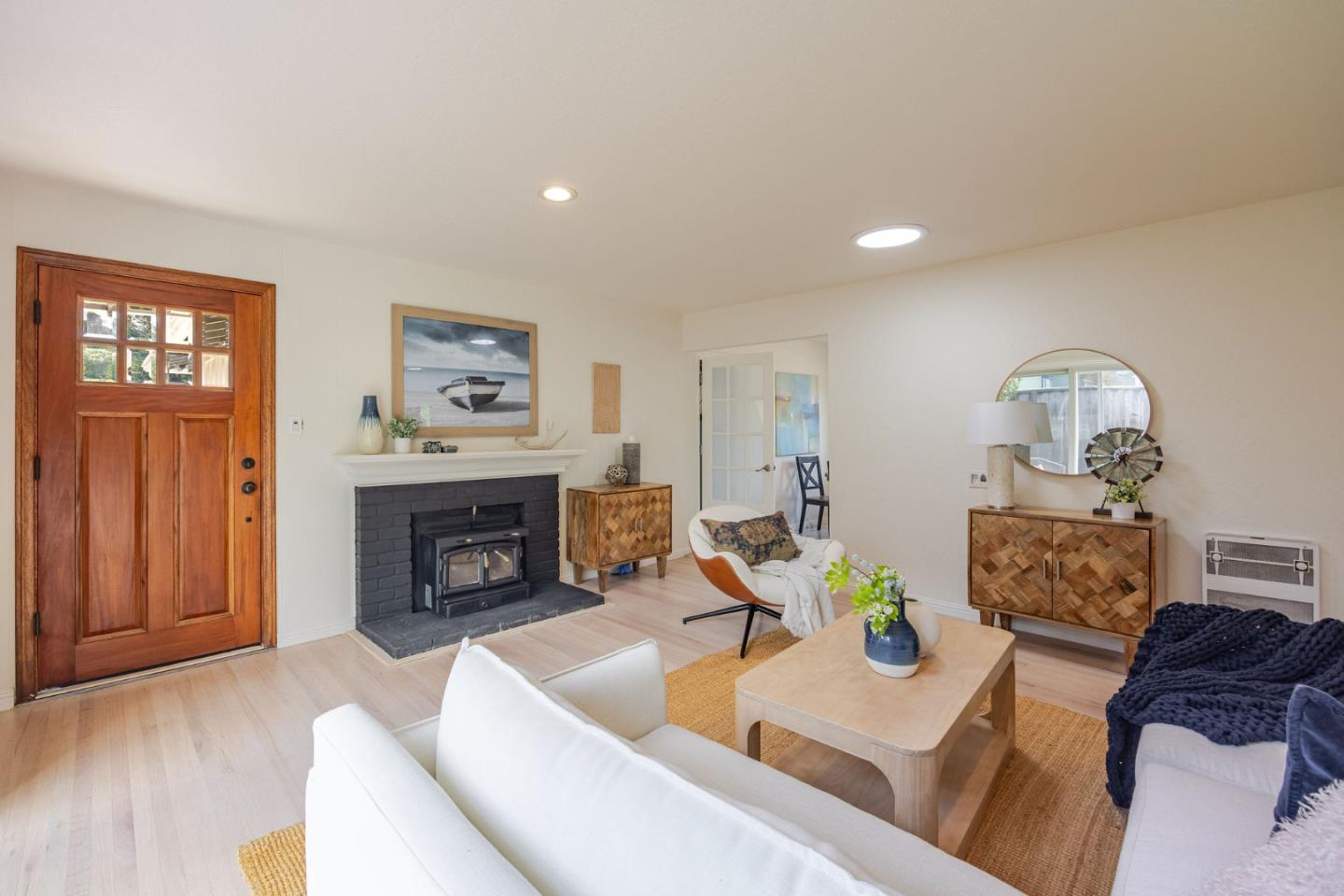 Detail Gallery Image 4 of 45 For 655 George St, Montara,  CA 94037 - 2 Beds | 1 Baths