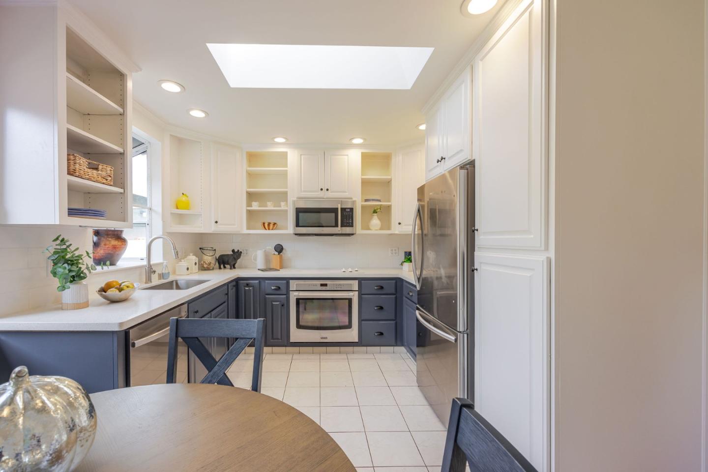 Detail Gallery Image 6 of 45 For 655 George St, Montara,  CA 94037 - 2 Beds | 1 Baths