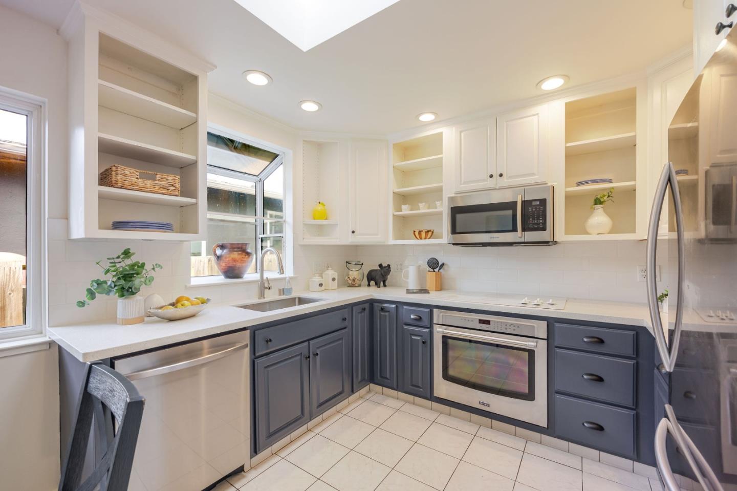 Detail Gallery Image 7 of 45 For 655 George St, Montara,  CA 94037 - 2 Beds | 1 Baths