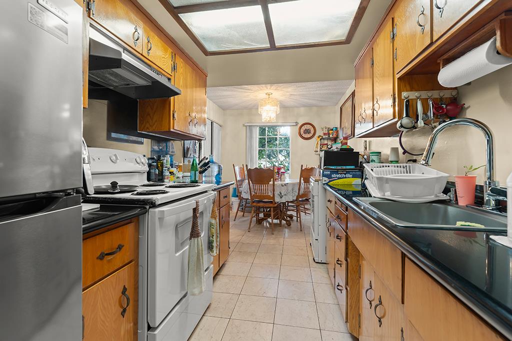 Detail Gallery Image 16 of 30 For 745 Reseda Dr, Sunnyvale,  CA 94087 - – Beds | – Baths