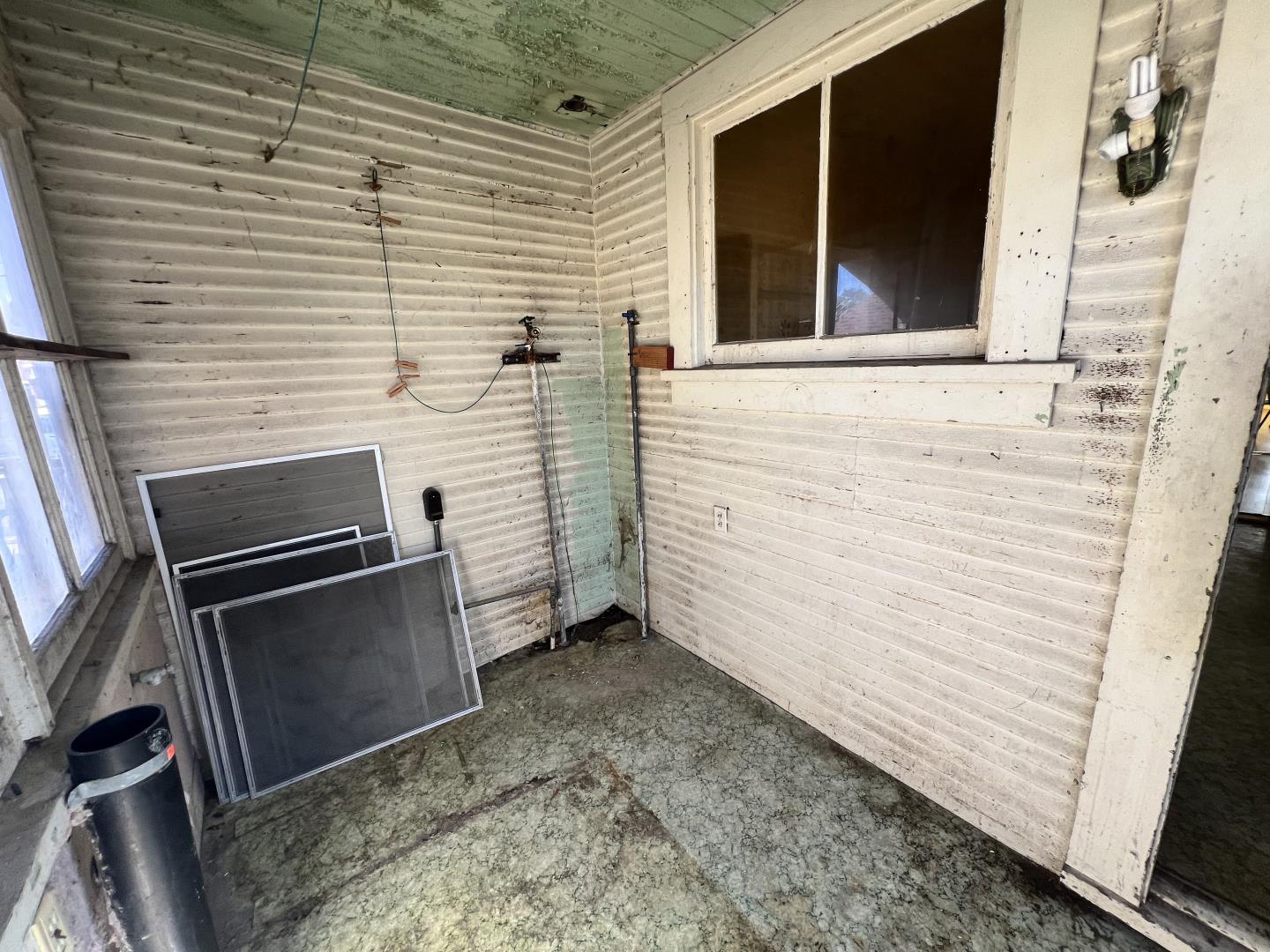 Detail Gallery Image 17 of 18 For 813 N Branciforte Ave, Santa Cruz,  CA 95062 - 2 Beds | 2 Baths