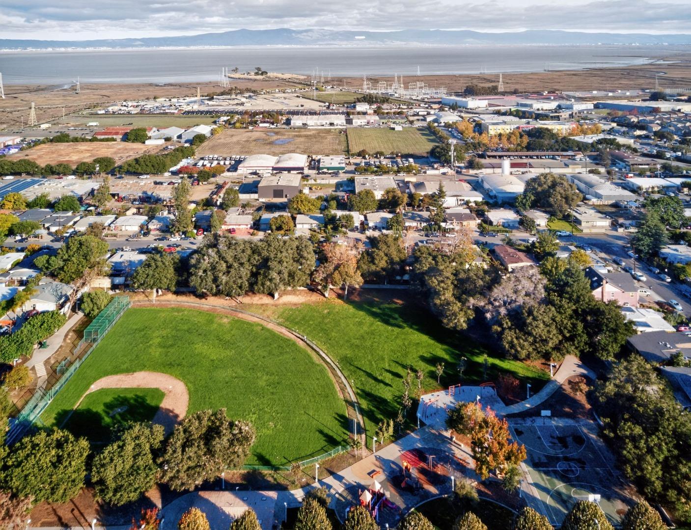 Detail Gallery Image 21 of 38 For 2509 Illinois St, East Palo Alto,  CA 94303 - 3 Beds | 1 Baths
