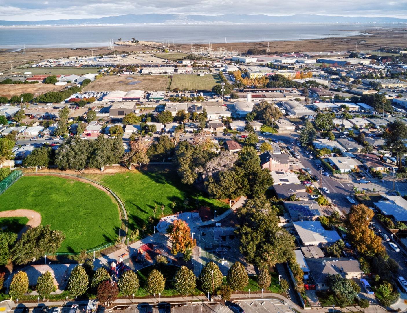 Detail Gallery Image 24 of 38 For 2509 Illinois St, East Palo Alto,  CA 94303 - 3 Beds | 1 Baths