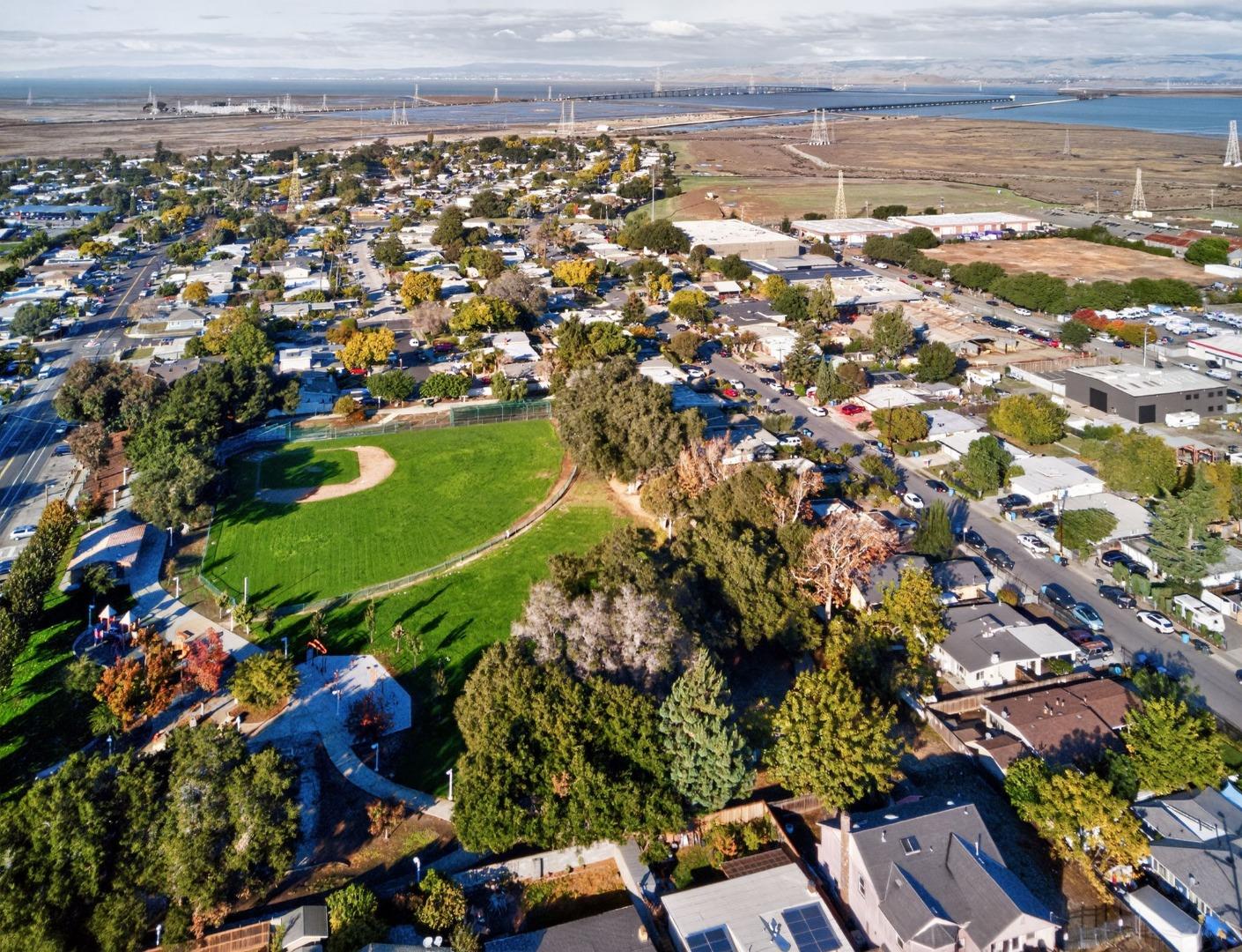 Detail Gallery Image 25 of 38 For 2509 Illinois St, East Palo Alto,  CA 94303 - 3 Beds | 1 Baths