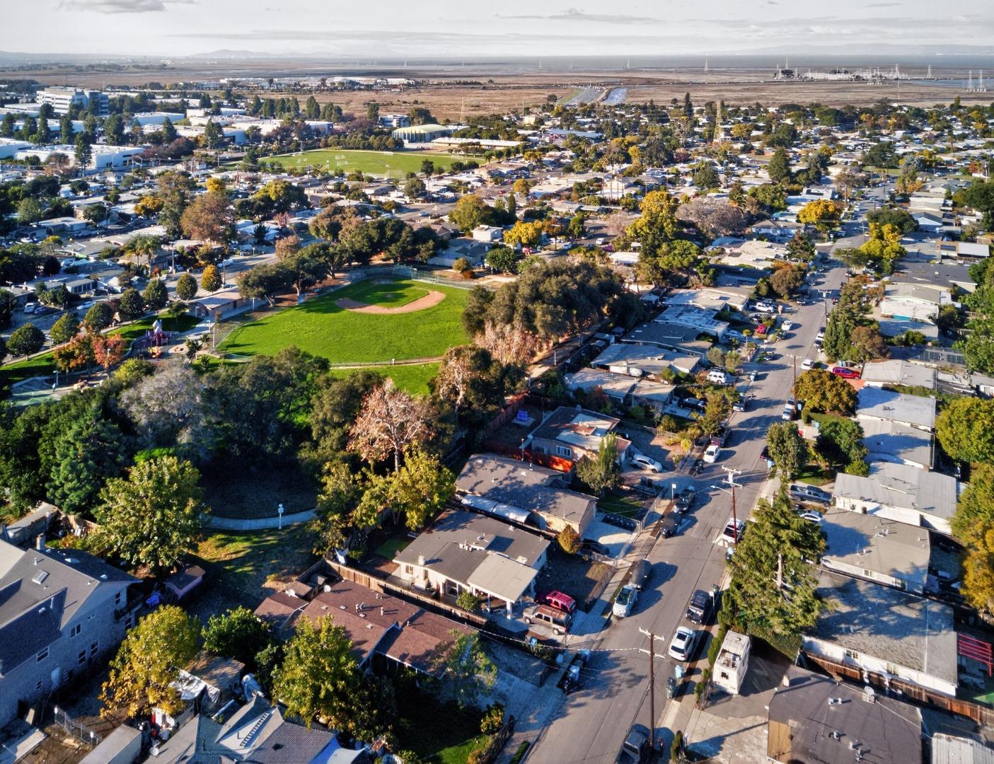 Detail Gallery Image 28 of 38 For 2509 Illinois St, East Palo Alto,  CA 94303 - 3 Beds | 1 Baths
