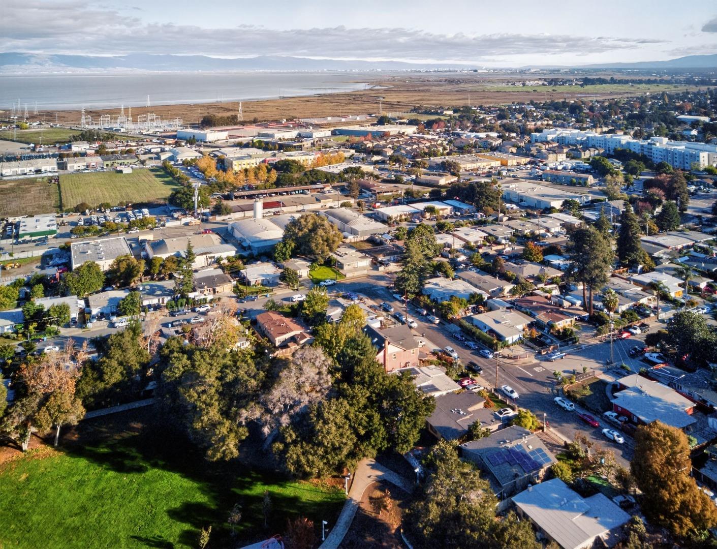 Detail Gallery Image 33 of 38 For 2509 Illinois St, East Palo Alto,  CA 94303 - 3 Beds | 1 Baths