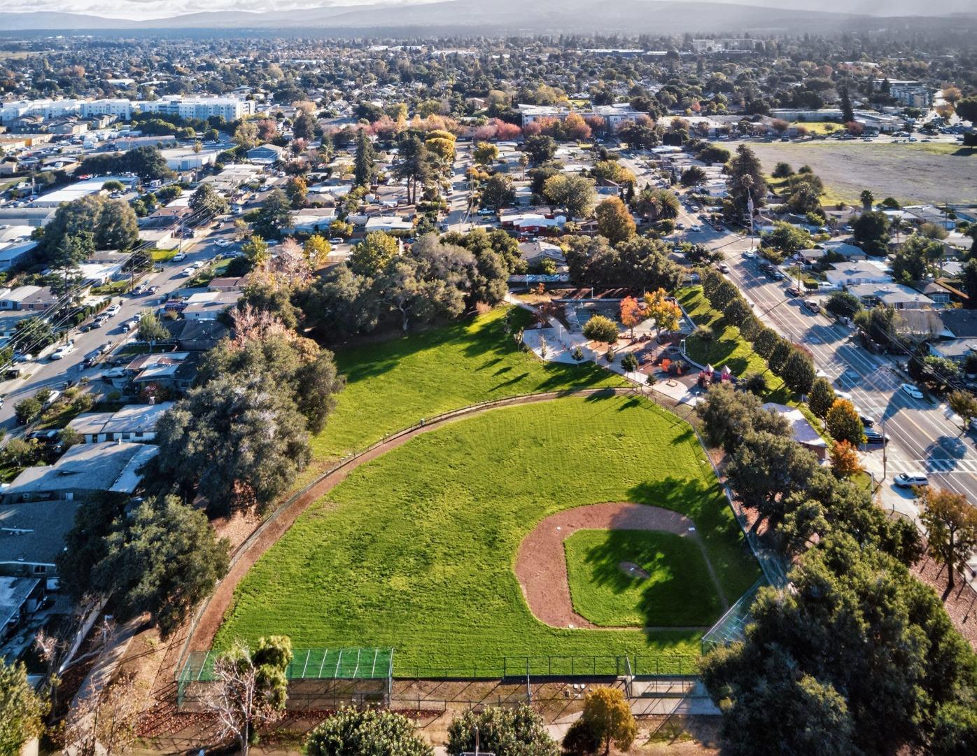 Detail Gallery Image 35 of 38 For 2509 Illinois St, East Palo Alto,  CA 94303 - 3 Beds | 1 Baths