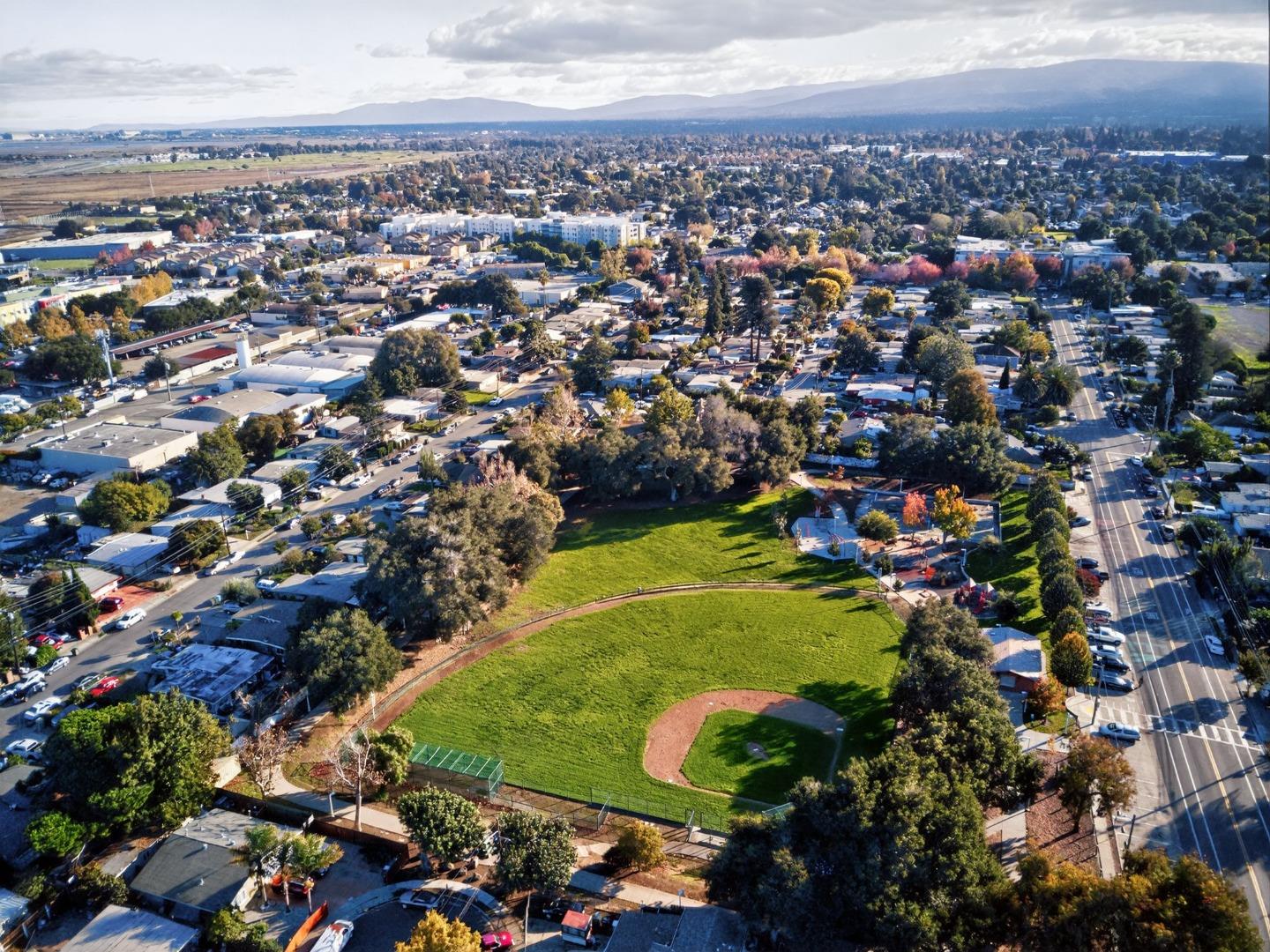 Detail Gallery Image 37 of 38 For 2509 Illinois St, East Palo Alto,  CA 94303 - 3 Beds | 1 Baths