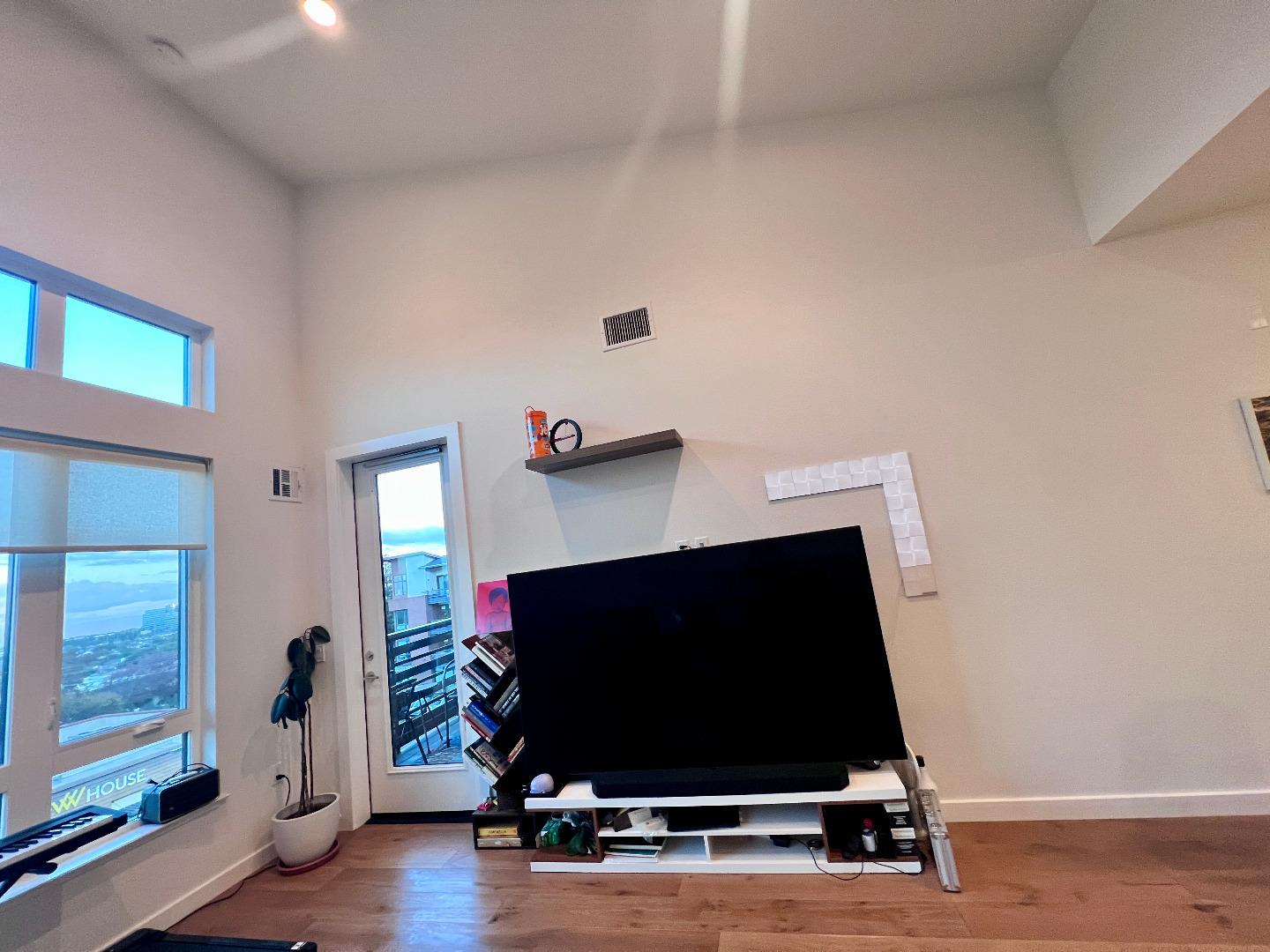 Detail Gallery Image 2 of 16 For 400 El Camino Real #403,  Belmont,  CA 94002 - 1 Beds | 1 Baths