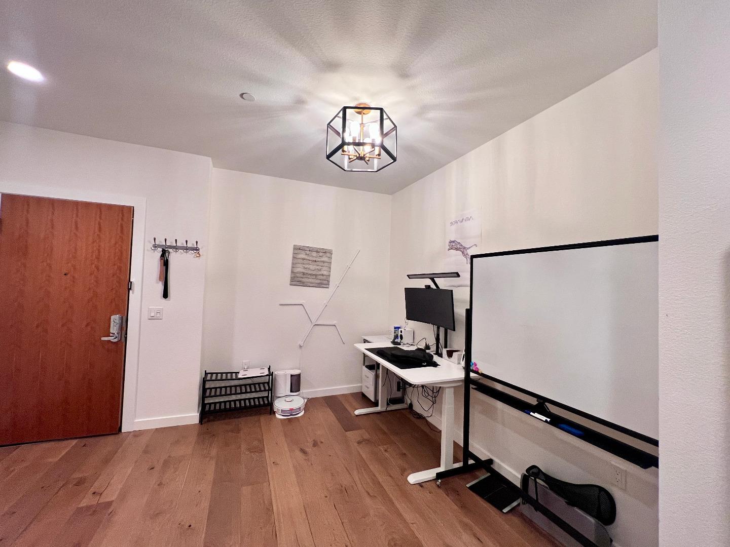 Detail Gallery Image 5 of 16 For 400 El Camino Real #403,  Belmont,  CA 94002 - 1 Beds | 1 Baths