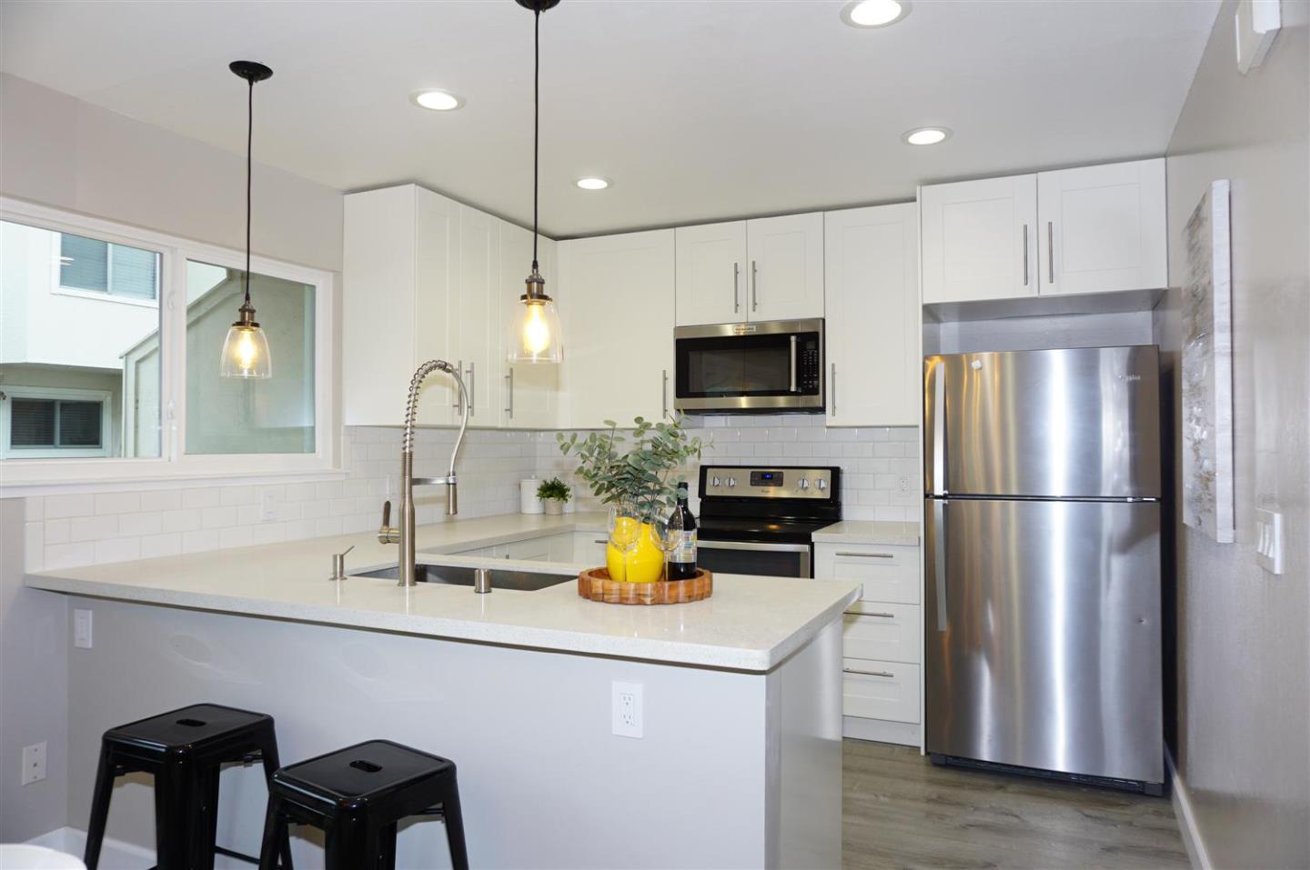 Detail Gallery Image 11 of 29 For 618 S Fair Oaks Ave, Sunnyvale,  CA 94086 - 2 Beds | 2 Baths