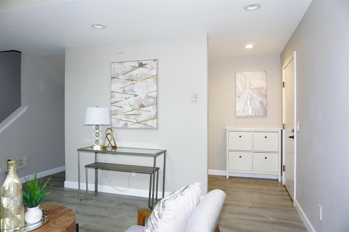 Detail Gallery Image 5 of 29 For 618 S Fair Oaks Ave, Sunnyvale,  CA 94086 - 2 Beds | 2 Baths