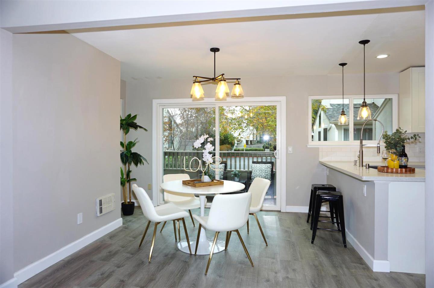 Detail Gallery Image 9 of 29 For 618 S Fair Oaks Ave, Sunnyvale,  CA 94086 - 2 Beds | 2 Baths