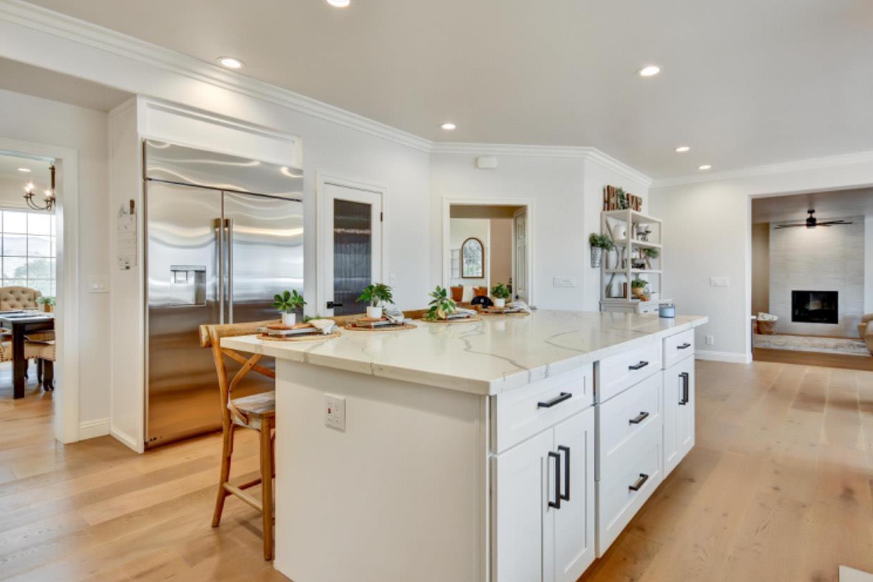 Detail Gallery Image 12 of 35 For 194 Lantz Dr, Morgan Hill,  CA 95037 - 4 Beds | 5 Baths