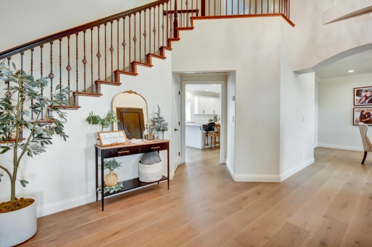 Detail Gallery Image 4 of 35 For 194 Lantz Dr, Morgan Hill,  CA 95037 - 4 Beds | 5 Baths