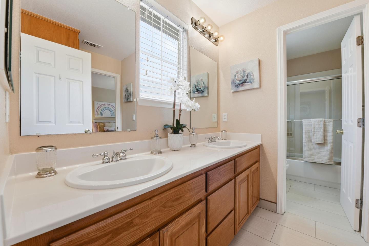 Detail Gallery Image 17 of 30 For 2979 Stallion Way, San Jose,  CA 95121 - 3 Beds | 2/1 Baths