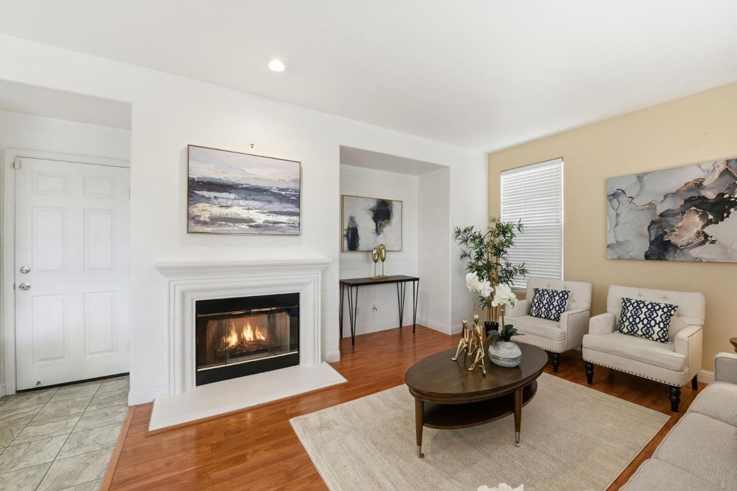 Detail Gallery Image 4 of 30 For 2979 Stallion Way, San Jose,  CA 95121 - 3 Beds | 2/1 Baths