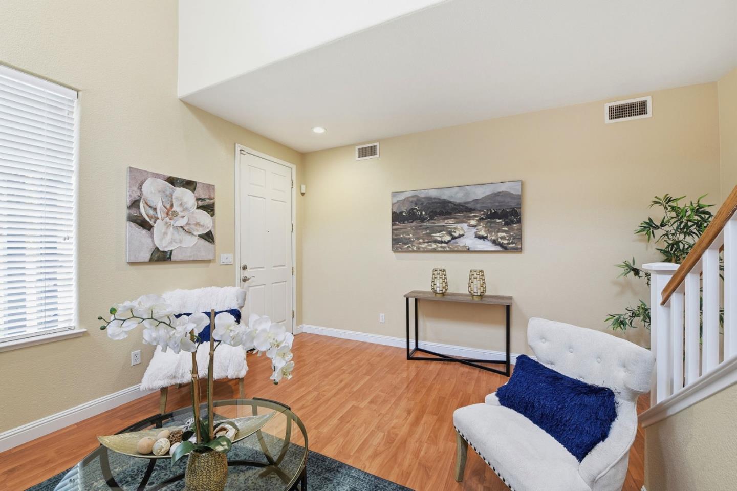 Detail Gallery Image 8 of 30 For 2979 Stallion Way, San Jose,  CA 95121 - 3 Beds | 2/1 Baths