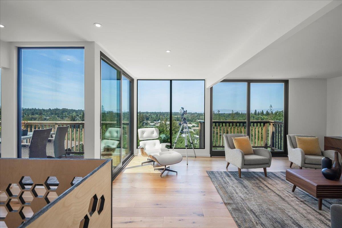 Detail Gallery Image 10 of 29 For 25 Grove St, Los Gatos,  CA 95030 - 4 Beds | 3/1 Baths