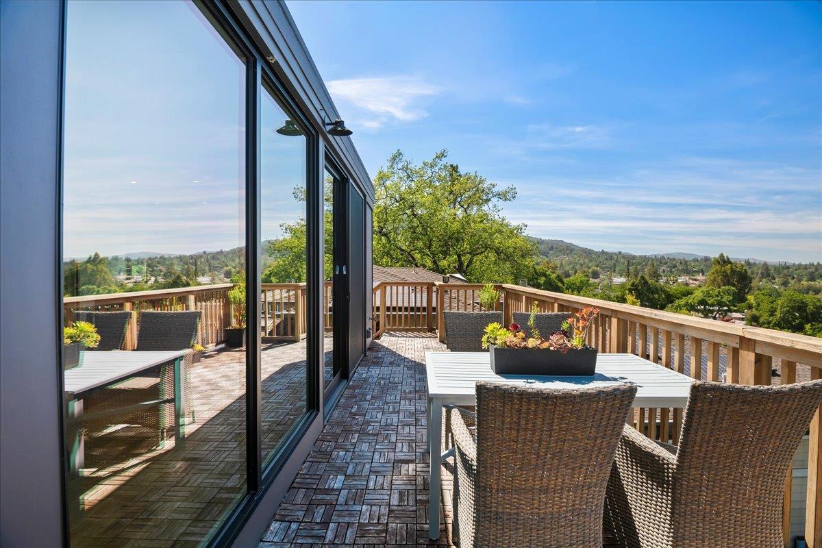 Detail Gallery Image 22 of 29 For 25 Grove St, Los Gatos,  CA 95030 - 4 Beds | 3/1 Baths