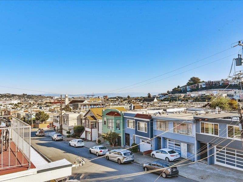 Detail Gallery Image 13 of 46 For 750 Bacon St #2,  San Francisco,  CA 94134 - 2 Beds | 1 Baths