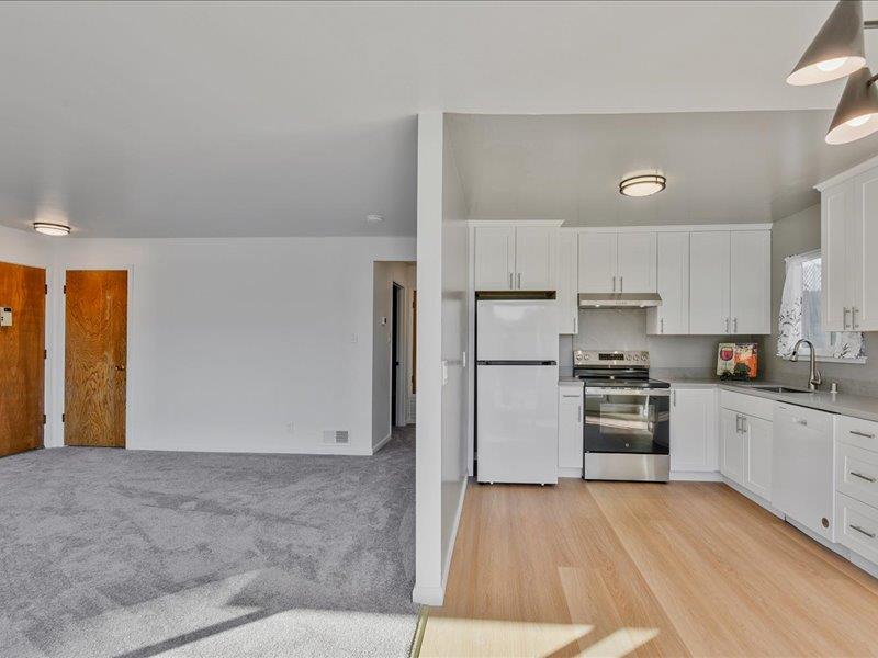 Detail Gallery Image 3 of 46 For 750 Bacon St #2,  San Francisco,  CA 94134 - 2 Beds | 1 Baths