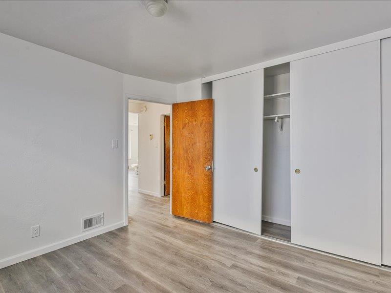 Detail Gallery Image 5 of 46 For 750 Bacon St #2,  San Francisco,  CA 94134 - 2 Beds | 1 Baths