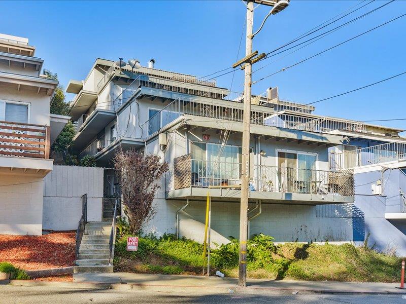 Detail Gallery Image 9 of 46 For 750 Bacon St #2,  San Francisco,  CA 94134 - 2 Beds | 1 Baths