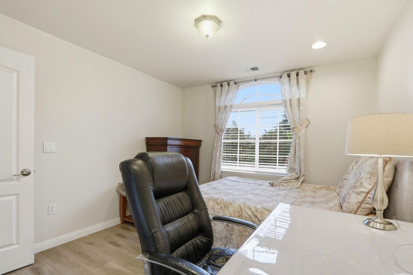 Detail Gallery Image 13 of 29 For 539 Boynton Ave, San Jose,  CA 95117 - 3 Beds | 2/1 Baths