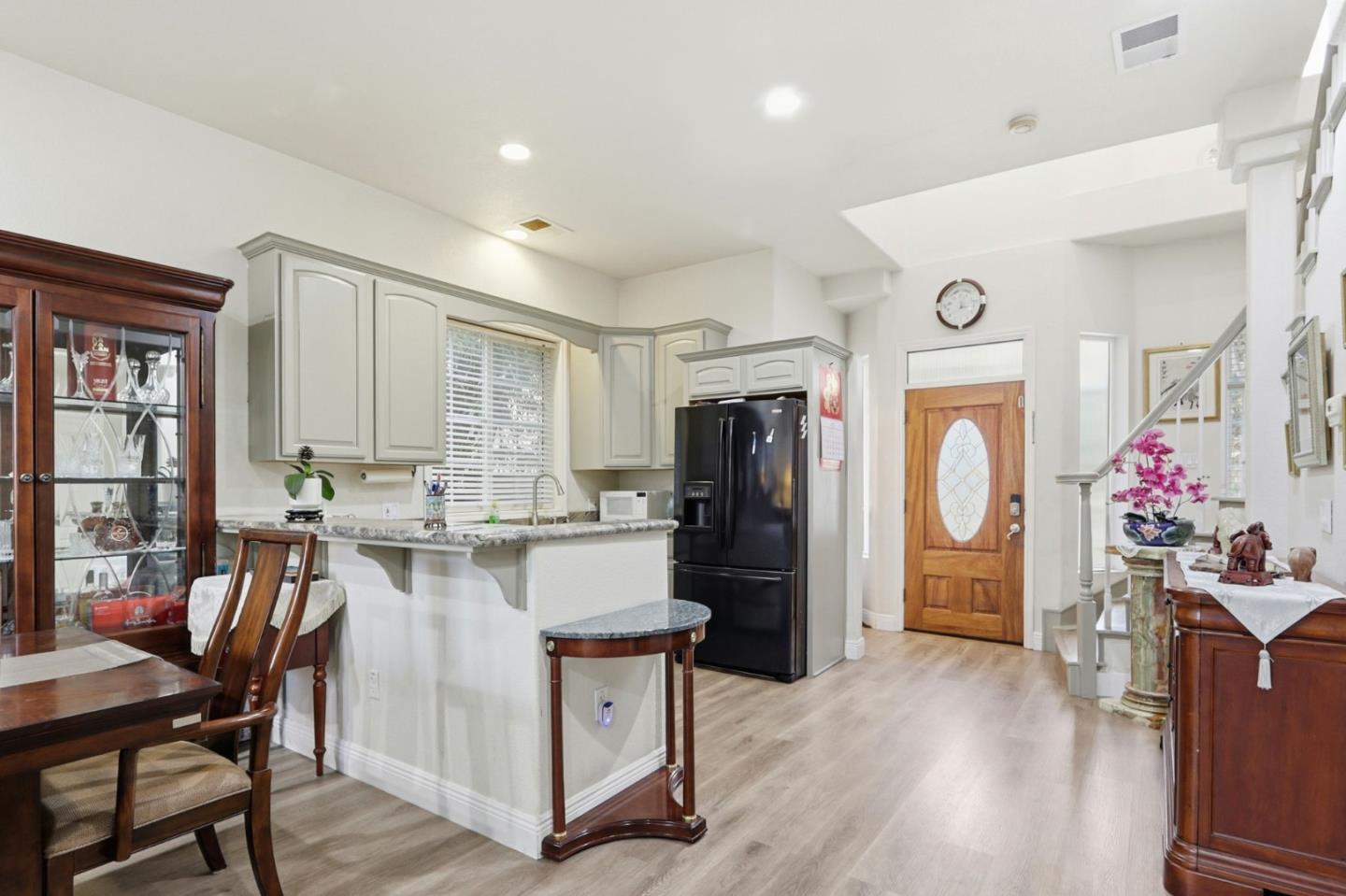 Detail Gallery Image 5 of 29 For 539 Boynton Ave, San Jose,  CA 95117 - 3 Beds | 2/1 Baths