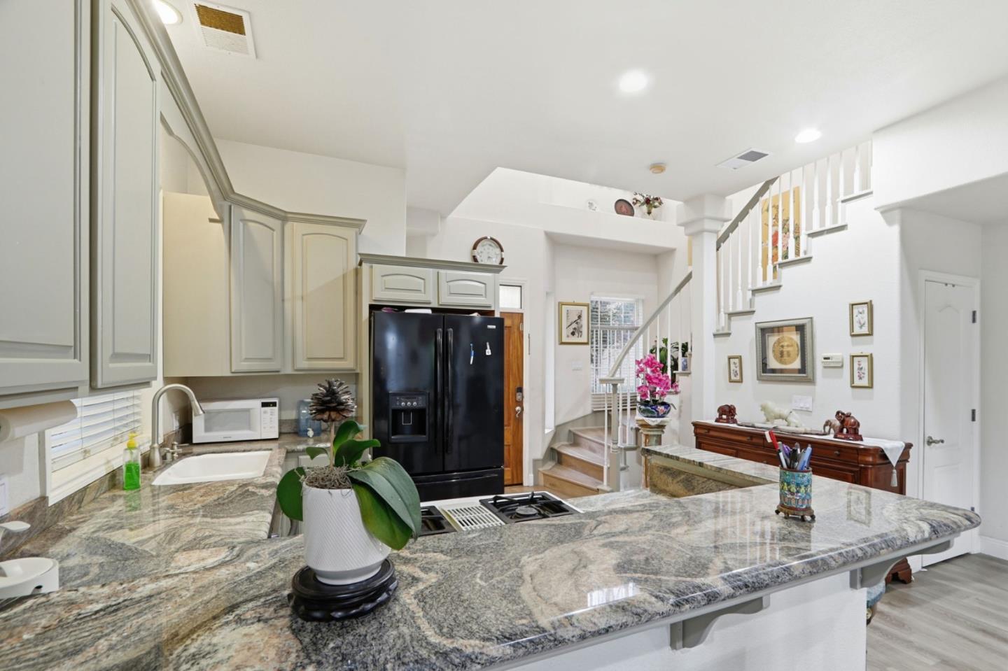 Detail Gallery Image 7 of 29 For 539 Boynton Ave, San Jose,  CA 95117 - 3 Beds | 2/1 Baths