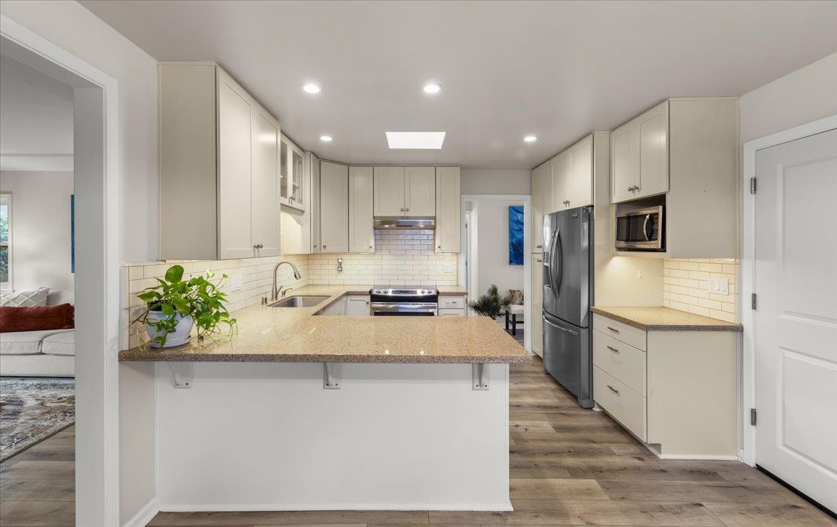 Detail Gallery Image 13 of 45 For 619 Middlefield Dr, Aptos,  CA 95003 - 3 Beds | 2 Baths