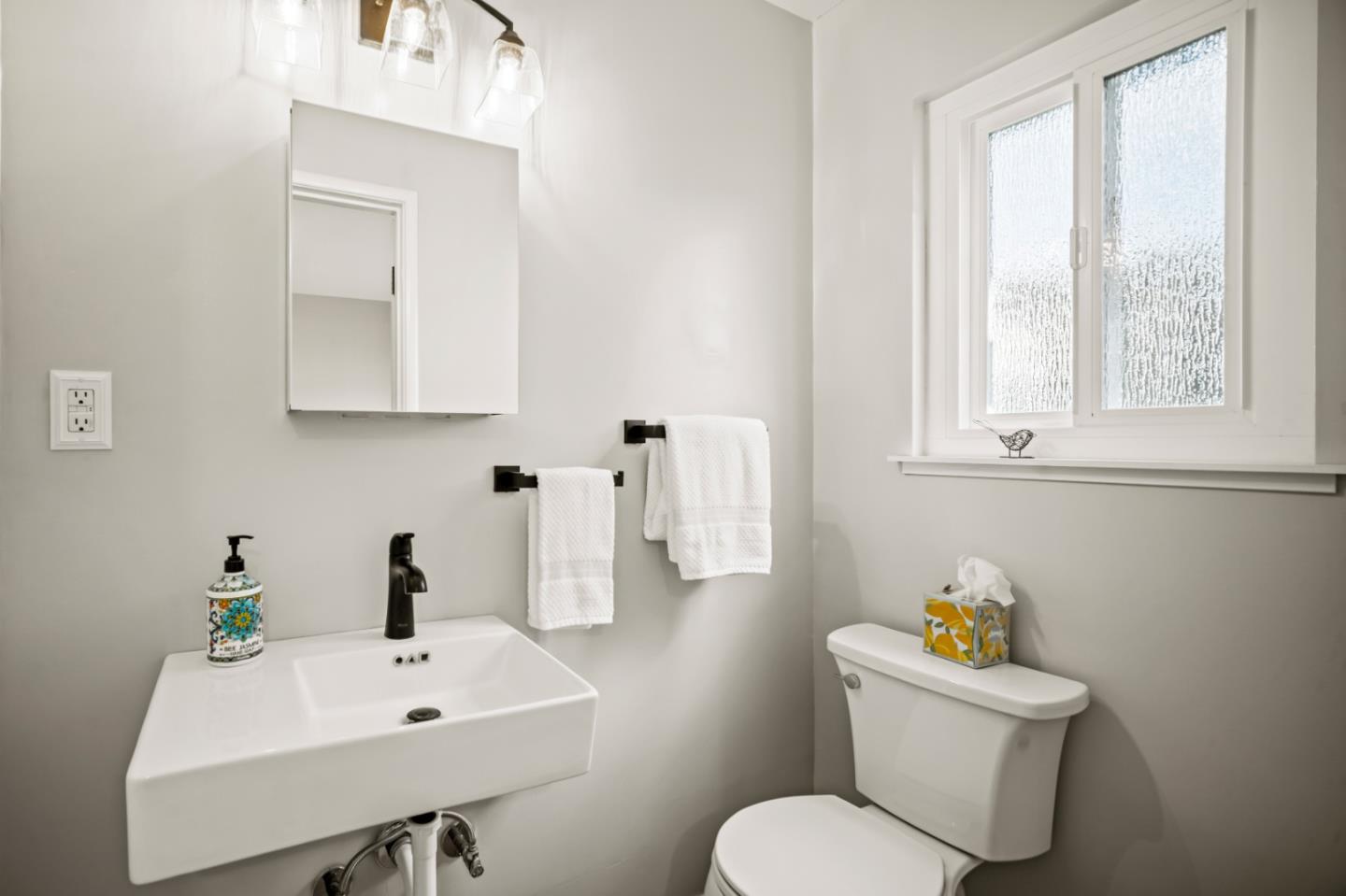 Detail Gallery Image 14 of 25 For 1080 Douglas Ct, Seaside,  CA 93955 - 3 Beds | 1/1 Baths