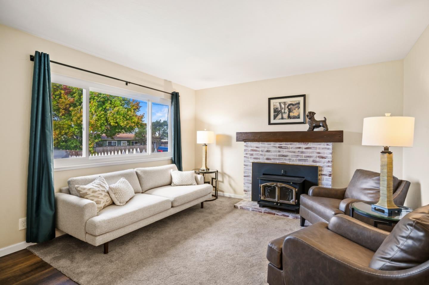 Detail Gallery Image 2 of 25 For 1080 Douglas Ct, Seaside,  CA 93955 - 3 Beds | 1/1 Baths