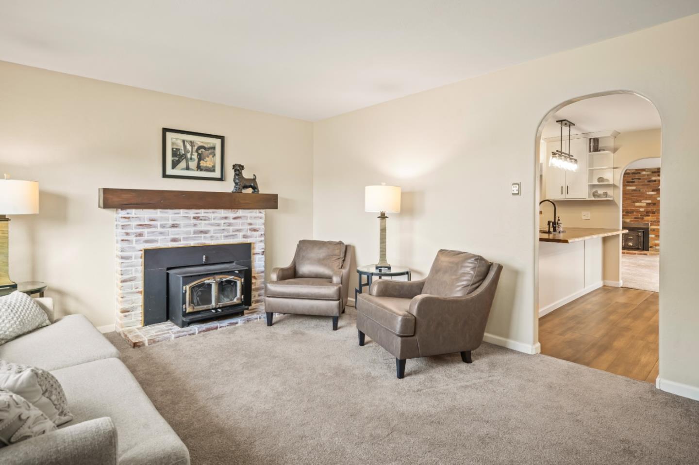 Detail Gallery Image 3 of 25 For 1080 Douglas Ct, Seaside,  CA 93955 - 3 Beds | 1/1 Baths