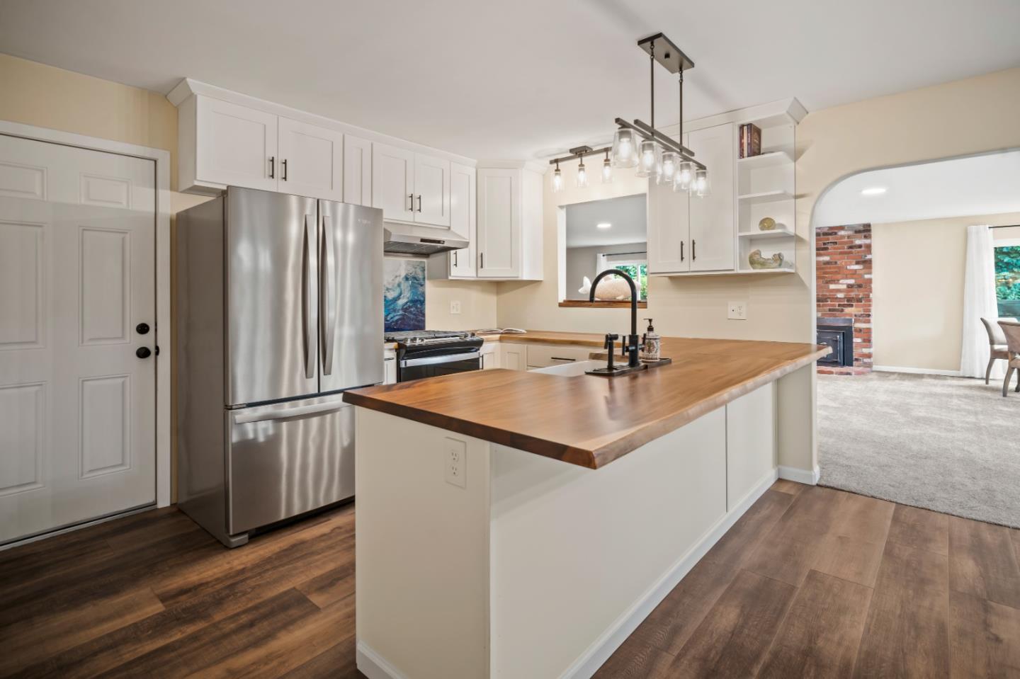 Detail Gallery Image 4 of 25 For 1080 Douglas Ct, Seaside,  CA 93955 - 3 Beds | 1/1 Baths