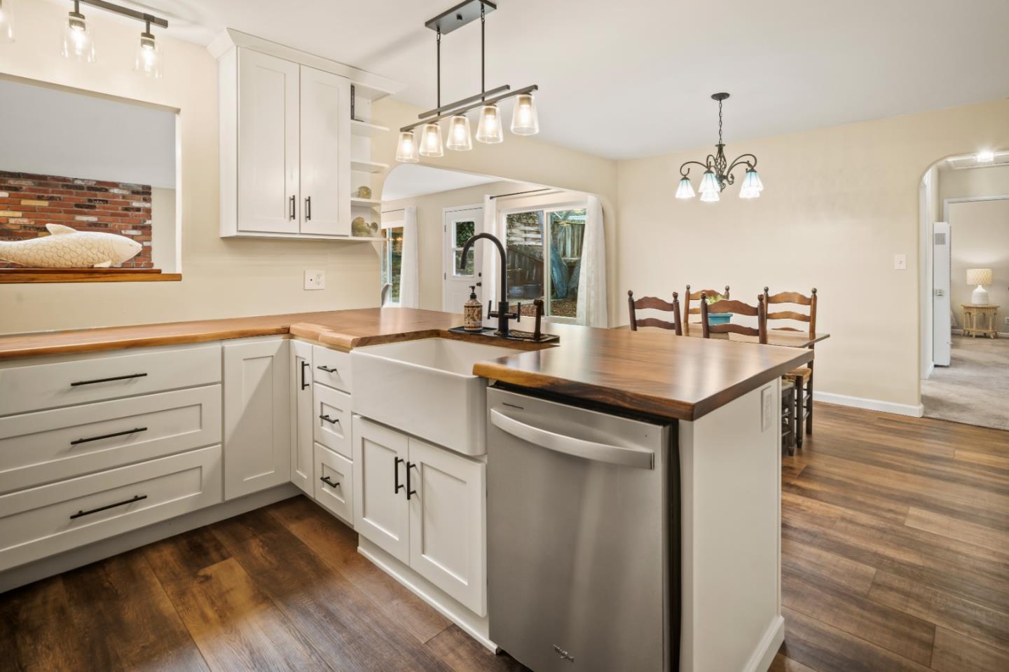 Detail Gallery Image 6 of 25 For 1080 Douglas Ct, Seaside,  CA 93955 - 3 Beds | 1/1 Baths