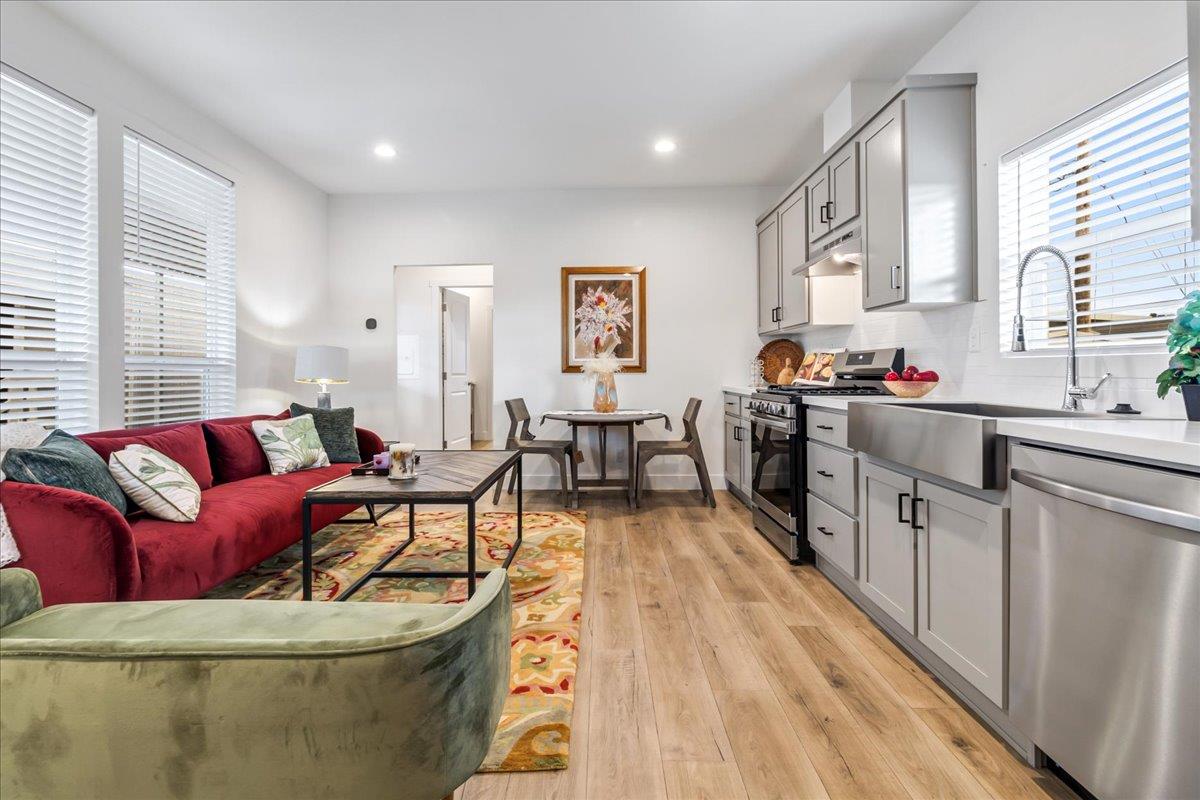 Detail Gallery Image 6 of 20 For 1146 Birch Avenue #37,  Seaside,  CA 93955 - 2 Beds | 2 Baths