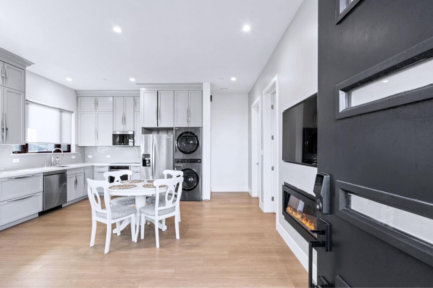 Detail Gallery Image 33 of 52 For 1016 Escalero Ave, Pacifica,  CA 94044 - 5 Beds | 5 Baths