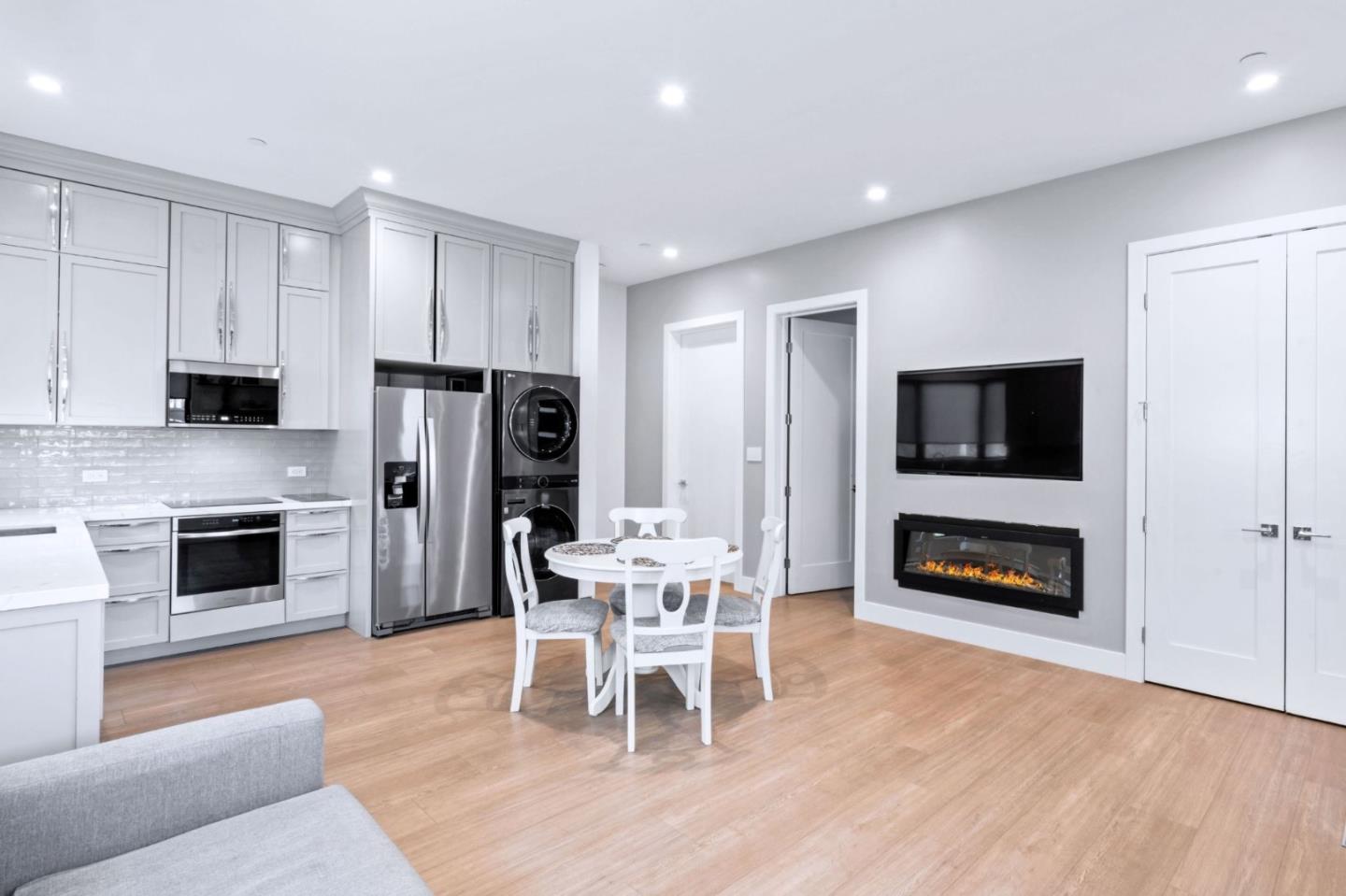 Detail Gallery Image 34 of 52 For 1016 Escalero Ave, Pacifica,  CA 94044 - 5 Beds | 5 Baths