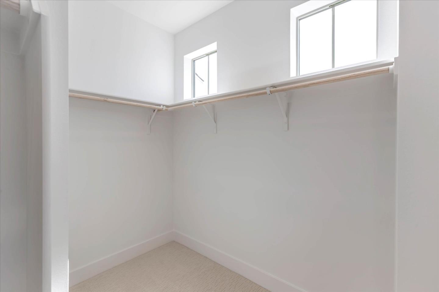 Detail Gallery Image 12 of 13 For 2739 Oak Rd, Walnut Creek,  CA 94597 - 3 Beds | 2/1 Baths